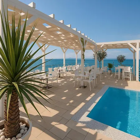 Playa With Pool Access